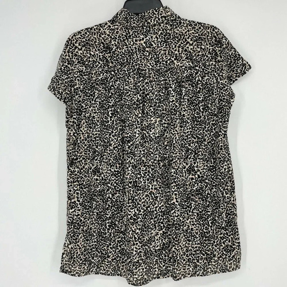 Old Navy Blouse Womens Sz M Brown Animal Print Button Up Collared Flutter Sleeve - Picture 2 of 7